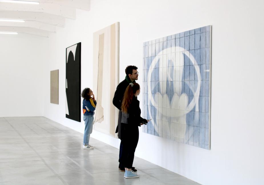 Visite de l'exposition de Sergej Jensen au Consortium Museum, 2022.
